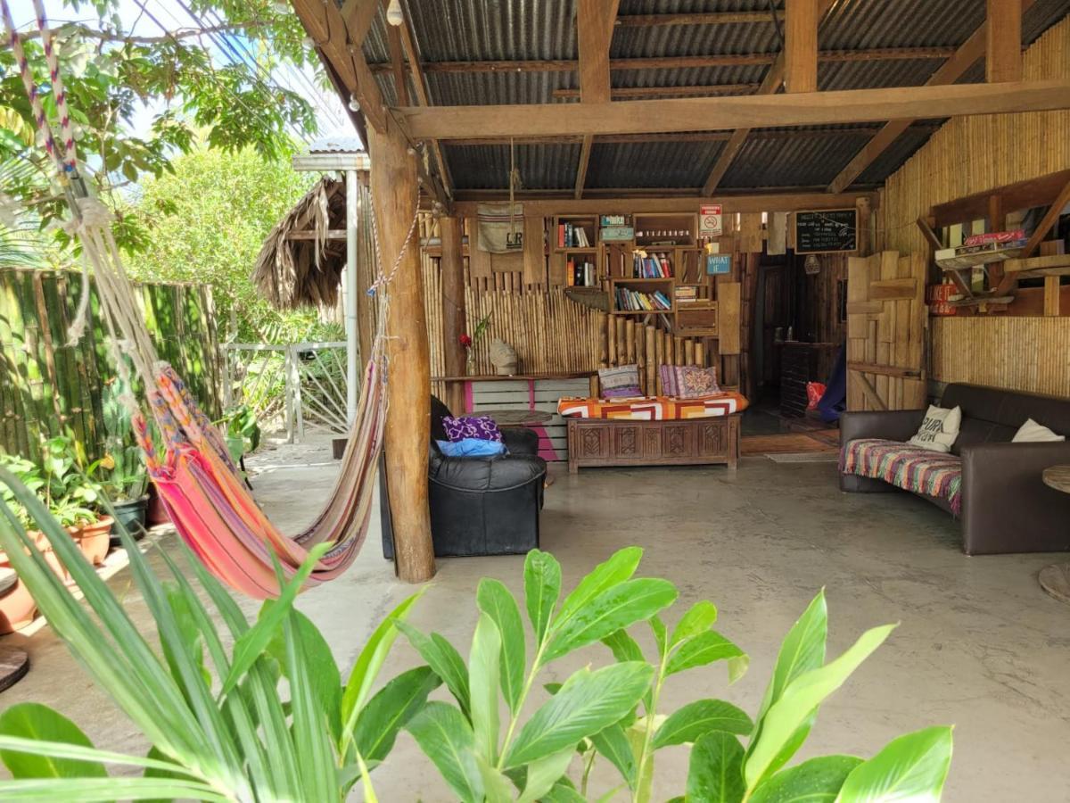 A Pousada Roots Family Puerto Viejo de Talamanca Exterior foto