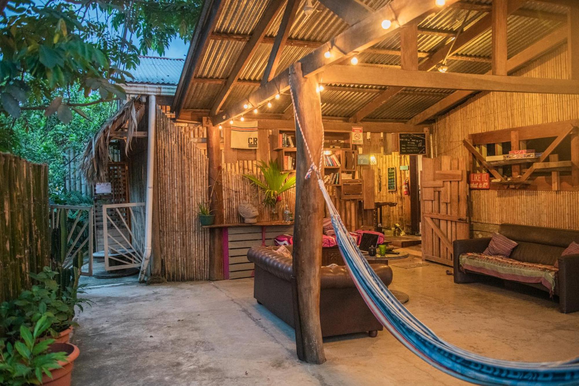 A Pousada Roots Family Puerto Viejo de Talamanca Exterior foto