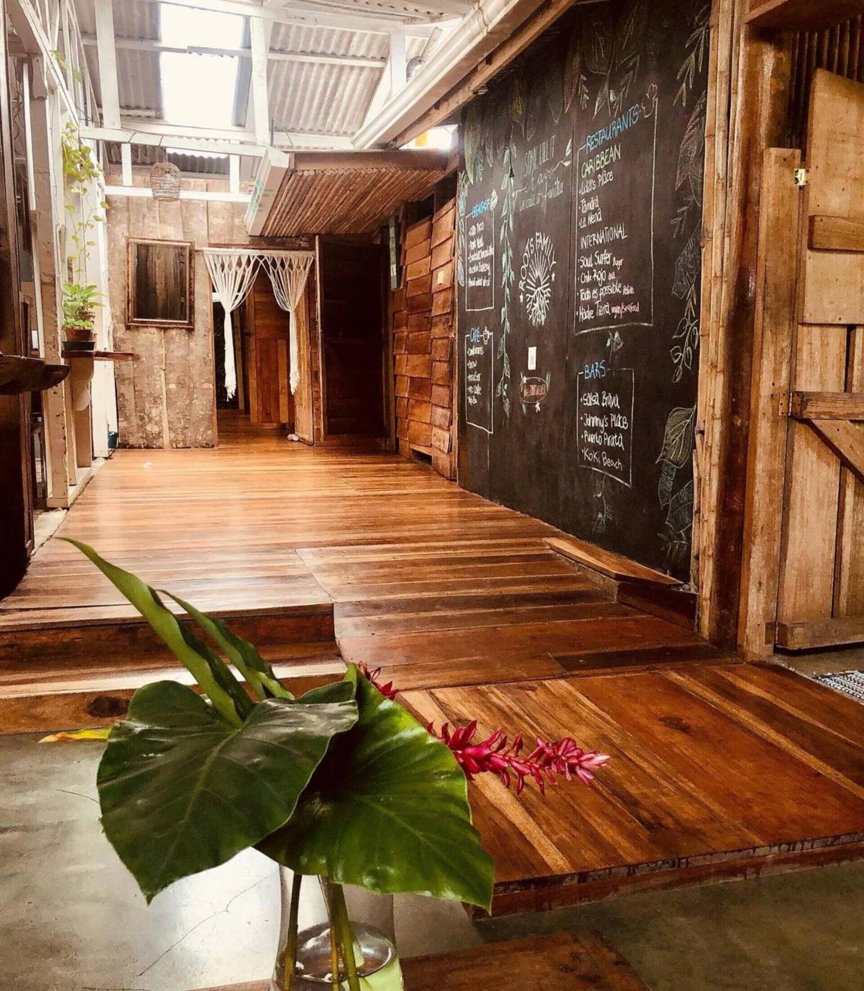 A Pousada Roots Family Puerto Viejo de Talamanca Exterior foto